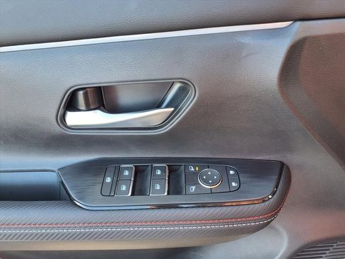 Certified 2025 Nissan Kicks SR w/ Interior Electronics Package image 17