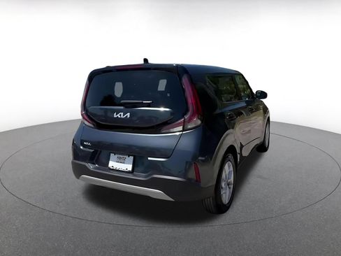 Used 2025 Kia Soul LX w/ LX Technology Package FWD image 14