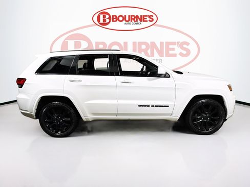 Used 2020 Jeep Grand Cherokee Altitude AWD/4WD image 12