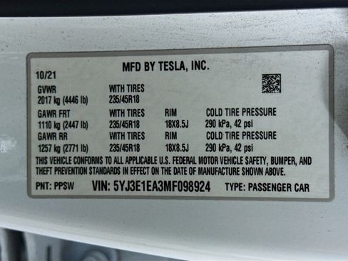 Used 2021 Tesla Model 3 Standard Range Plus image 40