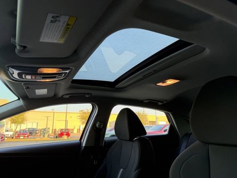 New 2025 Hyundai Elantra SEL image 22