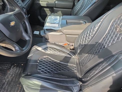 Used 2024 Chevrolet Silverado 2500 Custom w/ Custom Value Package image 5