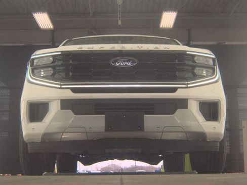 Certified 2025 Ford Expedition Platinum image 8