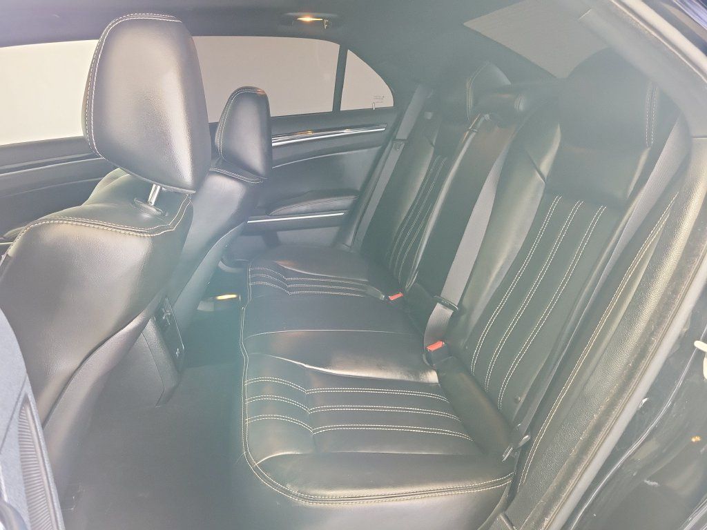 Used 2022 Chrysler 300 S RWD image 11