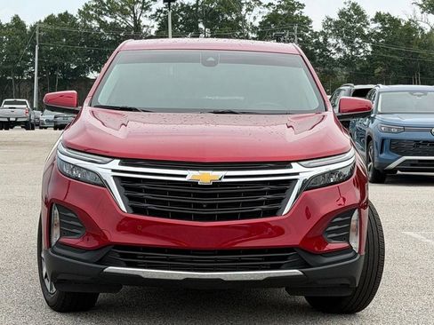 Used 2024 Chevrolet Equinox LT FWD image 2