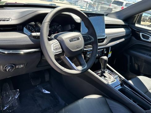 New 2026 Jeep Compass Latitude AWD/4WD image 18
