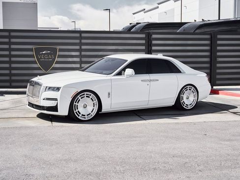 Used 2022 Rolls-Royce Ghost w/ Ghost Package AWD/4WD image 7