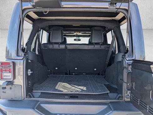 Used 2016 Jeep Wrangler Unlimited Rubicon image 7