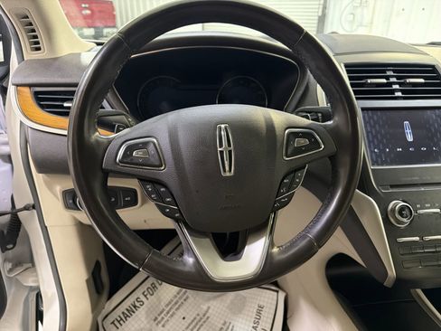Used 2019 Lincoln MKC Select w/ Select Plus Package FWD image 13