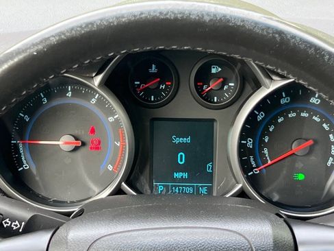 Used 2011 Chevrolet Cruze Eco FWD image 13