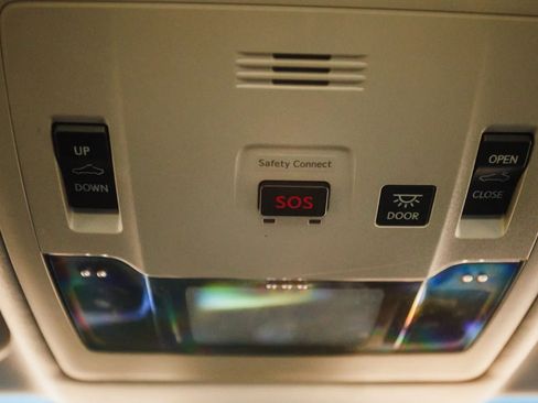 Used 2017 Lexus ES 300h w/ Luxury Package image 28