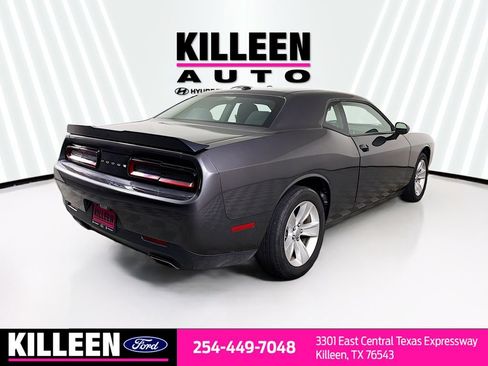 Used 2023 Dodge Challenger SXT RWD image 9