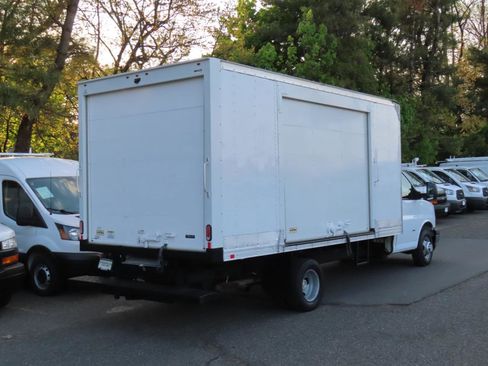 Used 2022 Chevrolet Express 3500 w/ Power Convenience Package RWD image 19