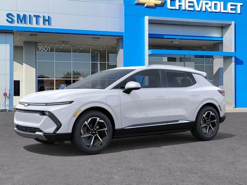 New 2025 Chevrolet Equinox EV LT FWD image 2