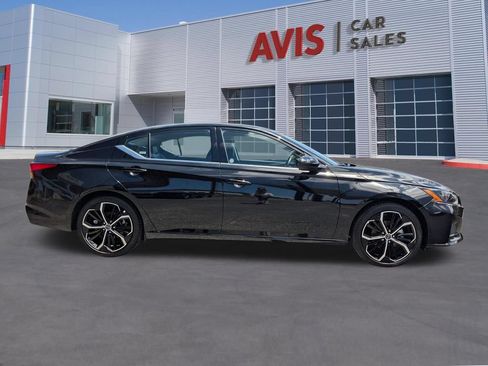 Used 2025 Nissan Altima 2.5 SR FWD image 7