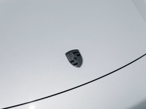 Used 2025 Porsche Macan Turbo Electric AWD/4WD image 16