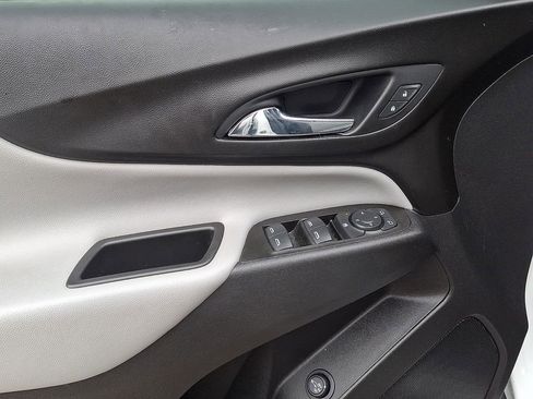 Used 2021 Chevrolet Equinox LT image 12