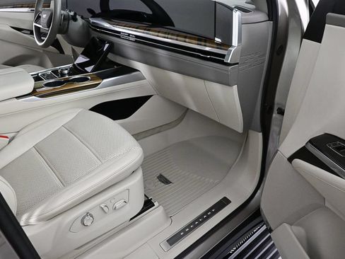 Used 2025 Cadillac Escalade Sport Platinum w/ LPO, Floor Liner Package AWD/4WD image 22