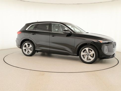 New 2025 Audi Q5 Prestige image 9