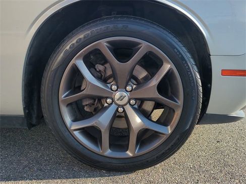 Used 2019 Dodge Challenger SXT w/ Plus Package image 11