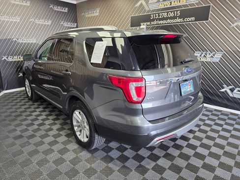 Used 2017 Ford Explorer XLT w/ Equipment Group 202A FWD image 10