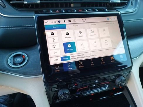 Certified 2024 Jeep Grand Cherokee Limited image 15