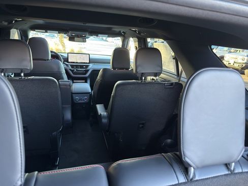 New 2026 Ford Explorer ST-Line w/ ST-Line Street Pack image 8