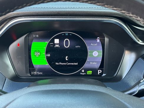 Used 2022 Chevrolet Bolt EUV Premier w/ Sun & Sound Package image 23