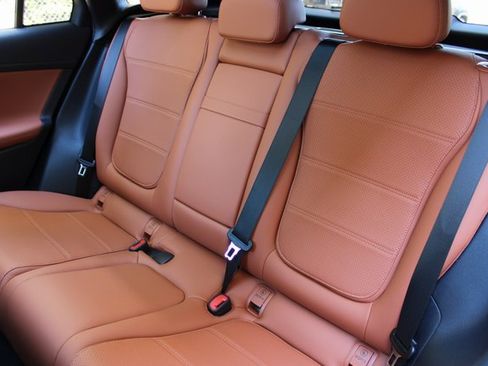 Used 2023 Mercedes-Benz GLC 300 4MATIC w/ Pinnacle Trim Package image 12