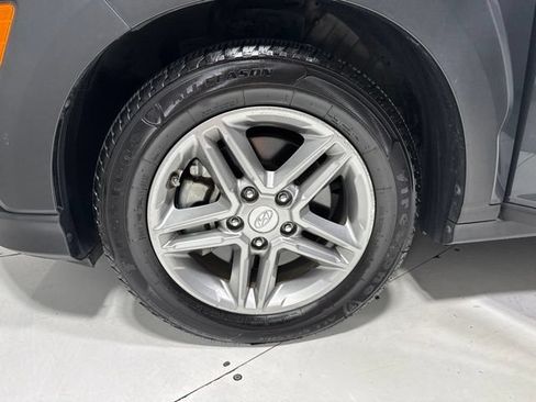 Used 2019 Hyundai Kona SE AWD/4WD image 2