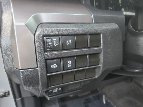 Certified 2024 Toyota Tacoma SR5 AWD/4WD image 18