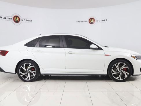 Used 2024 Volkswagen Jetta GLI Autobahn image 2