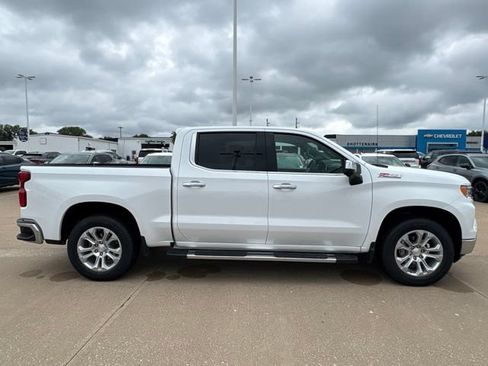 Used 2025 Chevrolet Silverado 1500 LTZ AWD/4WD image 2