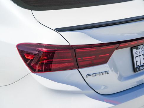 Used 2024 Kia Forte GT-Line FWD image 9