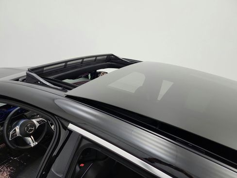 Used 2023 Mercedes-Benz EQE 500 4MATIC SUV image 11