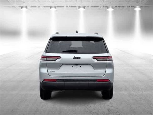 New 2025 Jeep Grand Cherokee L Altitude image 7