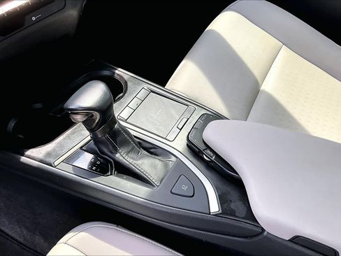 Used 2019 Lexus UX 200 w/ Accessory Package 2 FWD image 17