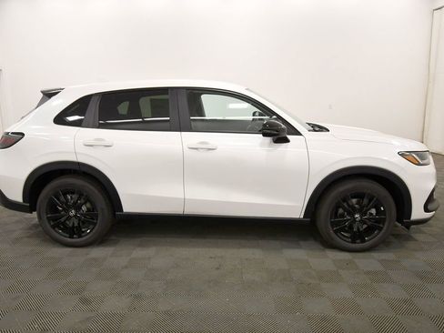 New 2026 Honda HR-V Sport image 8