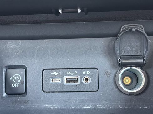 Certified 2025 Nissan Sentra SV w/ All-Weather Package FWD image 6