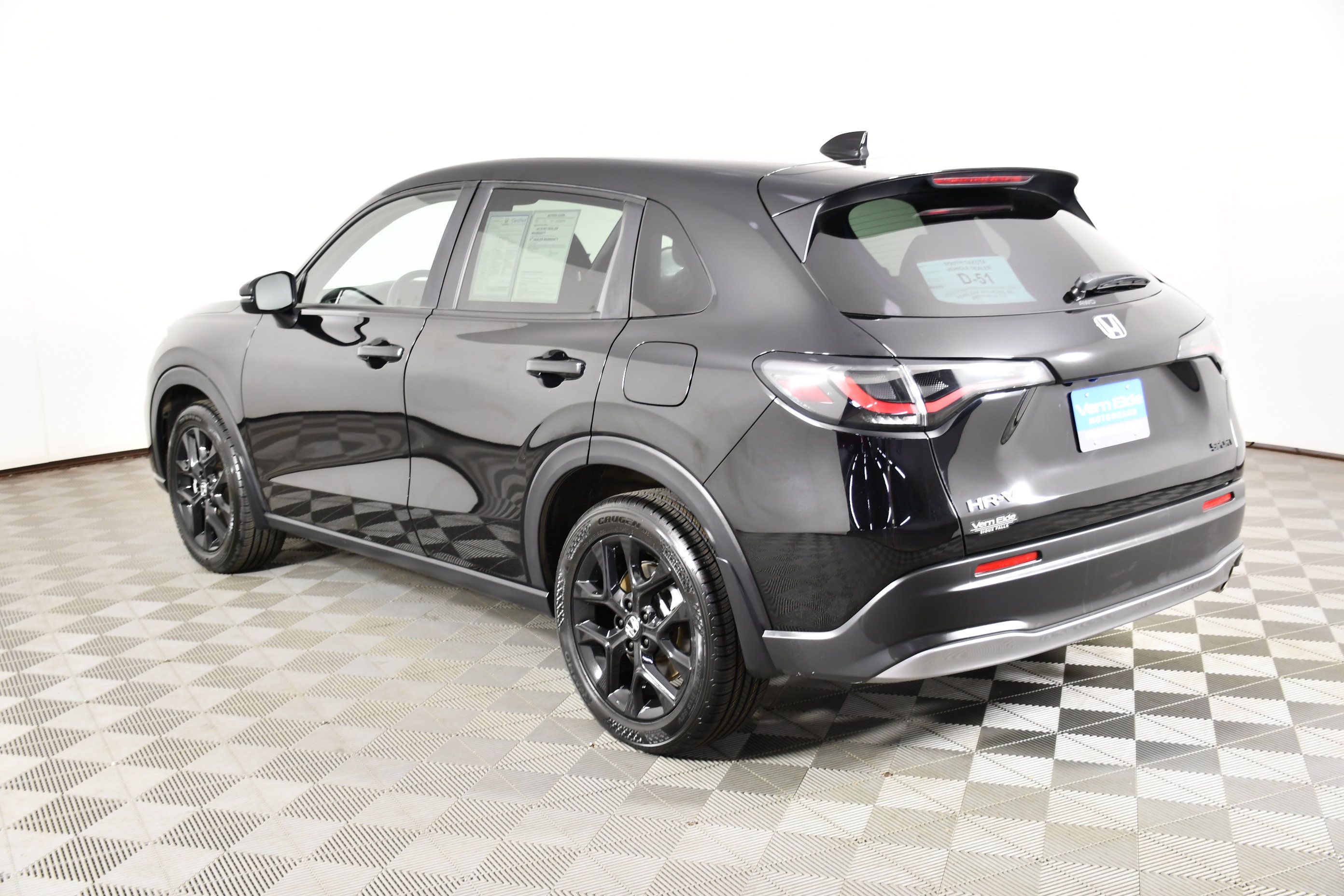 Certified 2025 Honda HR-V Sport image 8