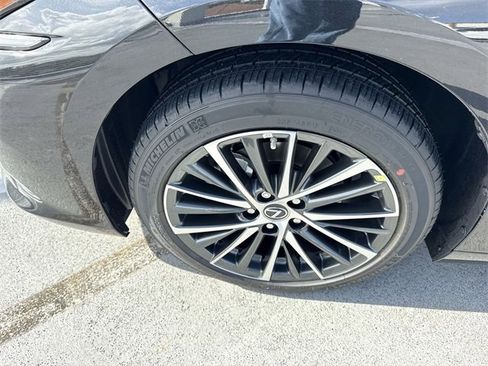 New 2025 Lexus ES 350 w/ Premium Package image 10