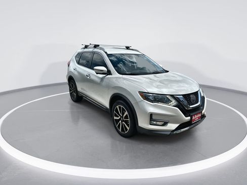 Used 2019 Nissan Rogue SL AWD/4WD image 2