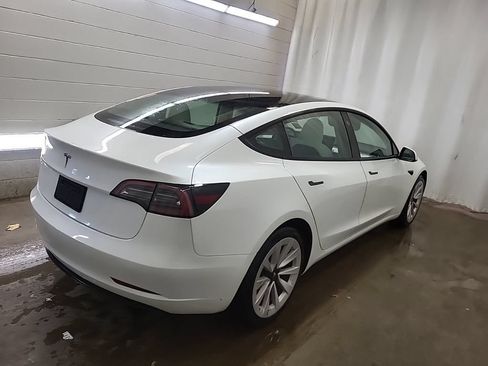Used 2023 Tesla Model 3 Standard Range RWD image 4