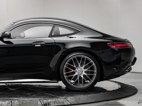 Used 2018 Mercedes-Benz AMG GT C image 9