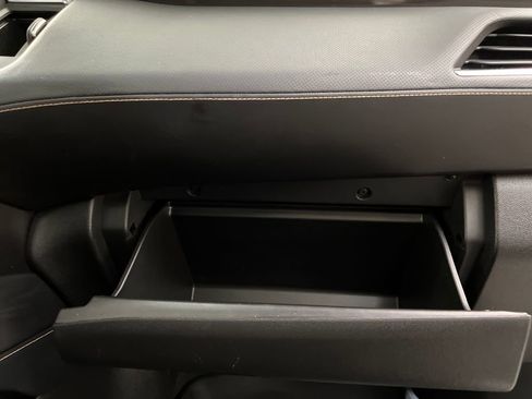 Used 2022 GMC Yukon XL AT4 AWD/4WD image 27