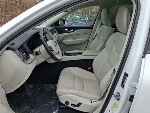 Certified 2023 Volvo XC60 B5 Plus image 13