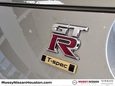 Certified 2024 Nissan GT-R w/ Floor Mat Package AWD/4WD image 7