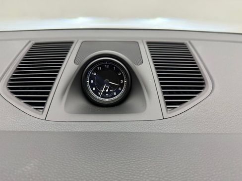 Used 2025 Porsche Macan image 18