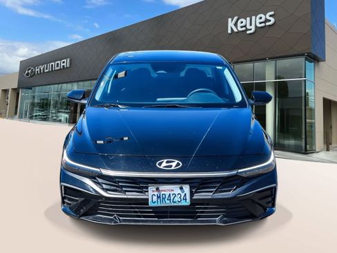 Used 2024 Hyundai Elantra SEL FWD image 2
