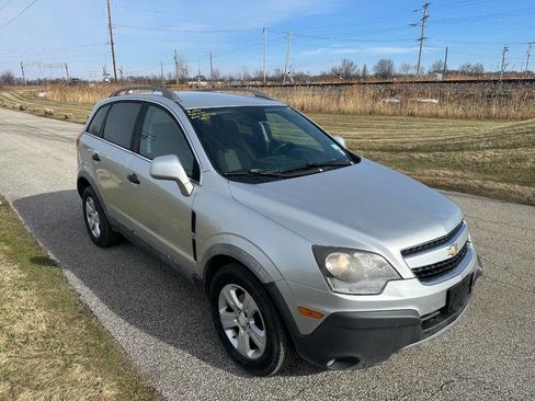Used 2015 Chevrolet Captiva Sport LS image 2